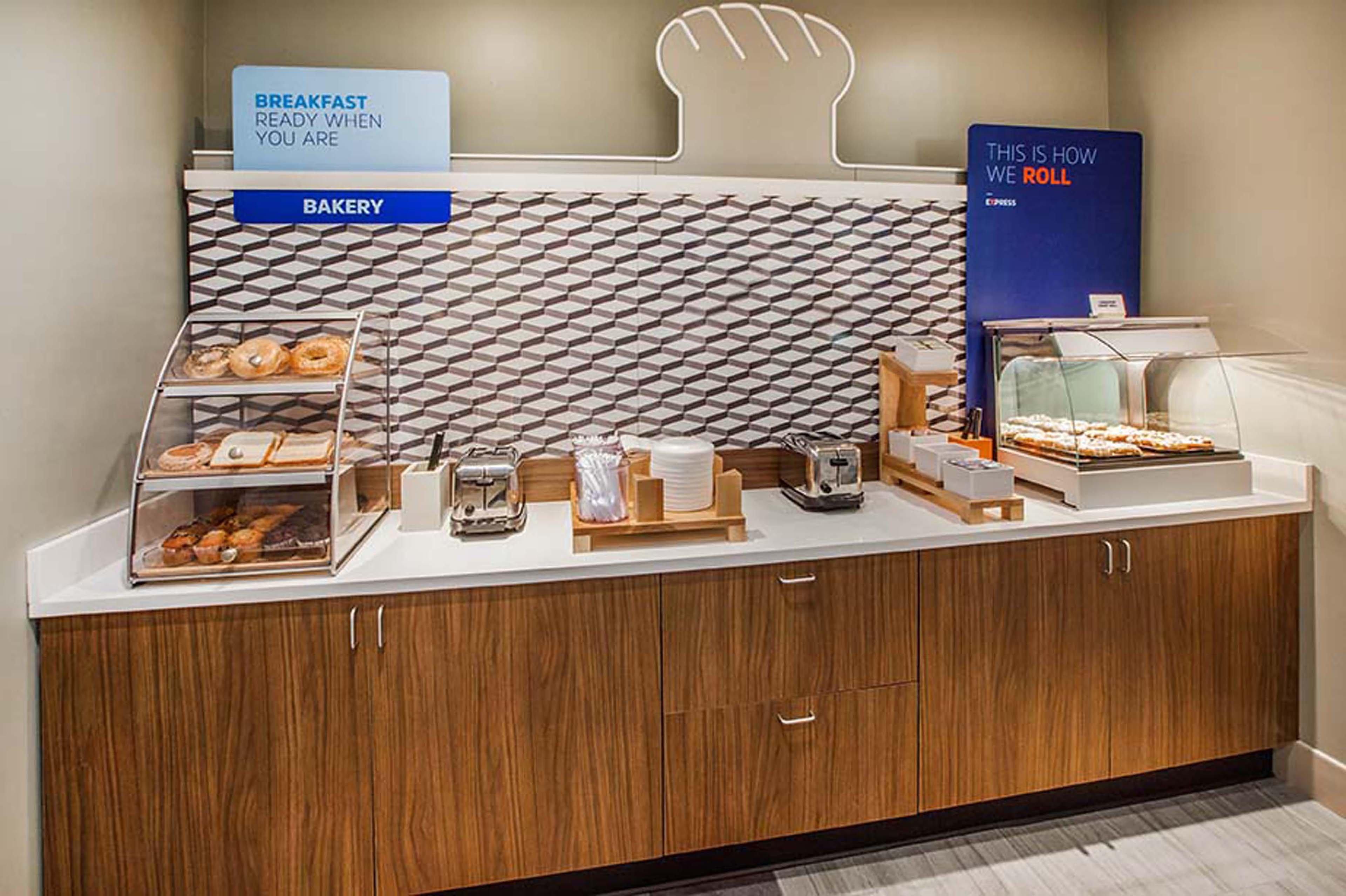 Holiday Inn Express Hotel & Suites Gainesville By Ihg Εξωτερικό φωτογραφία
