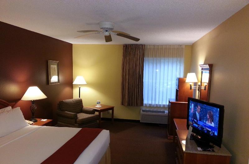 Holiday Inn Express Hotel & Suites Gainesville By Ihg Εξωτερικό φωτογραφία